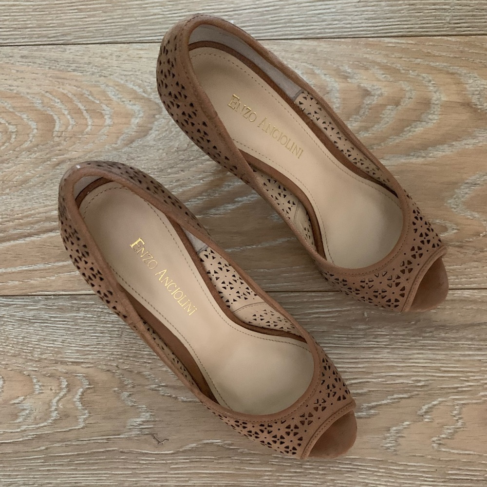 Enzo Angiolini Sz 5.5 tan suede peep toes